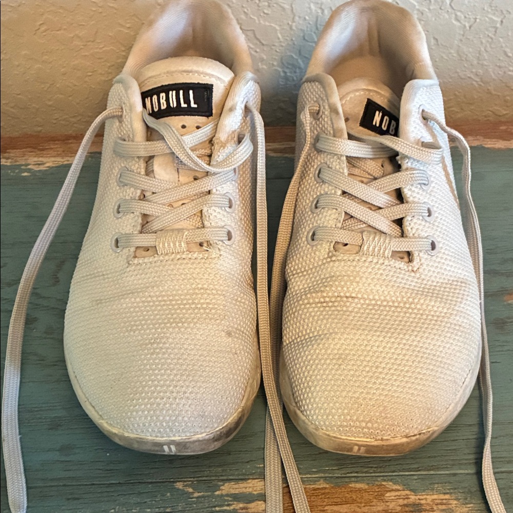 NOBULL  / women / men grey  Sneakers